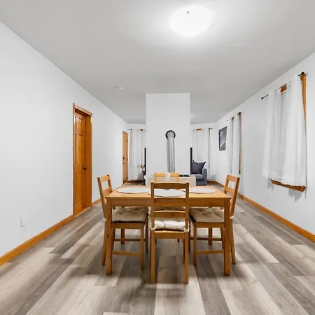 Sleeps 5 Near Ferry, Train To Boston And Downtown -2Br Apartment New Bedford Exterior photo