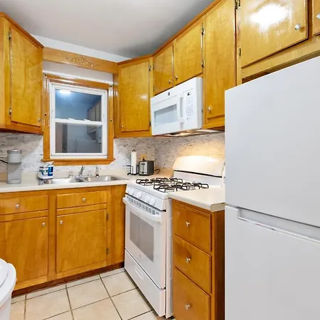 Sleeps 5 Near Ferry, Train To Boston And Downtown -2Br Apartment New Bedford Exterior photo