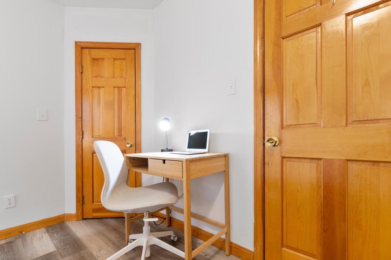 Apartment Sleeps 5 Near Ferry, Train To Boston And Downtown -2br New Bedford