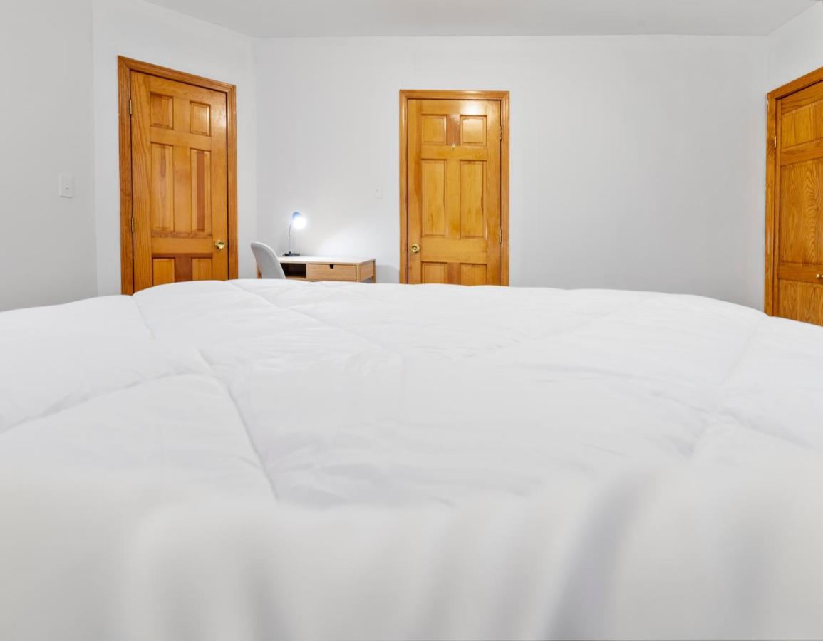 Sleeps 5 Near Ferry, Train To Boston And Downtown -2br Apartment *