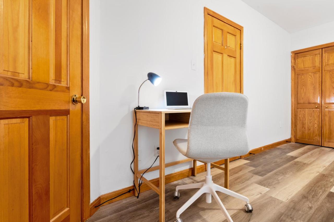 Sleeps 5 Near Ferry, Train To Boston And Downtown -2br Apartment *