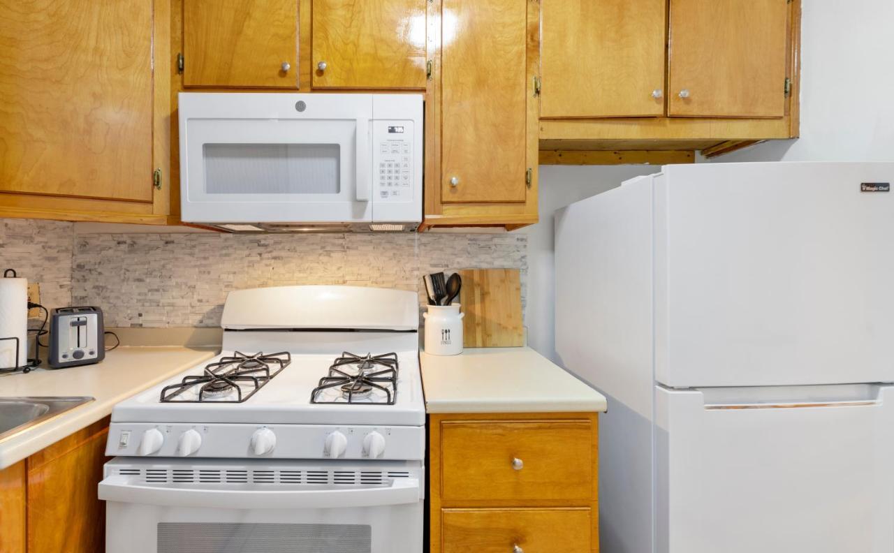 Apartment Sleeps 5 Near Ferry, Train To Boston And Downtown -2br *