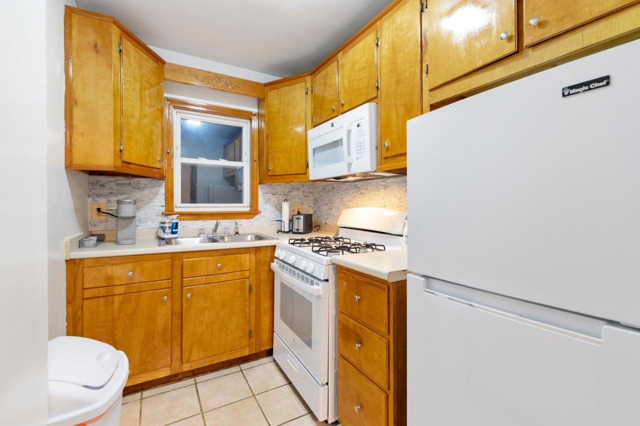 Sleeps 5 Near Ferry, Train To Boston And Downtown -2br Apartment